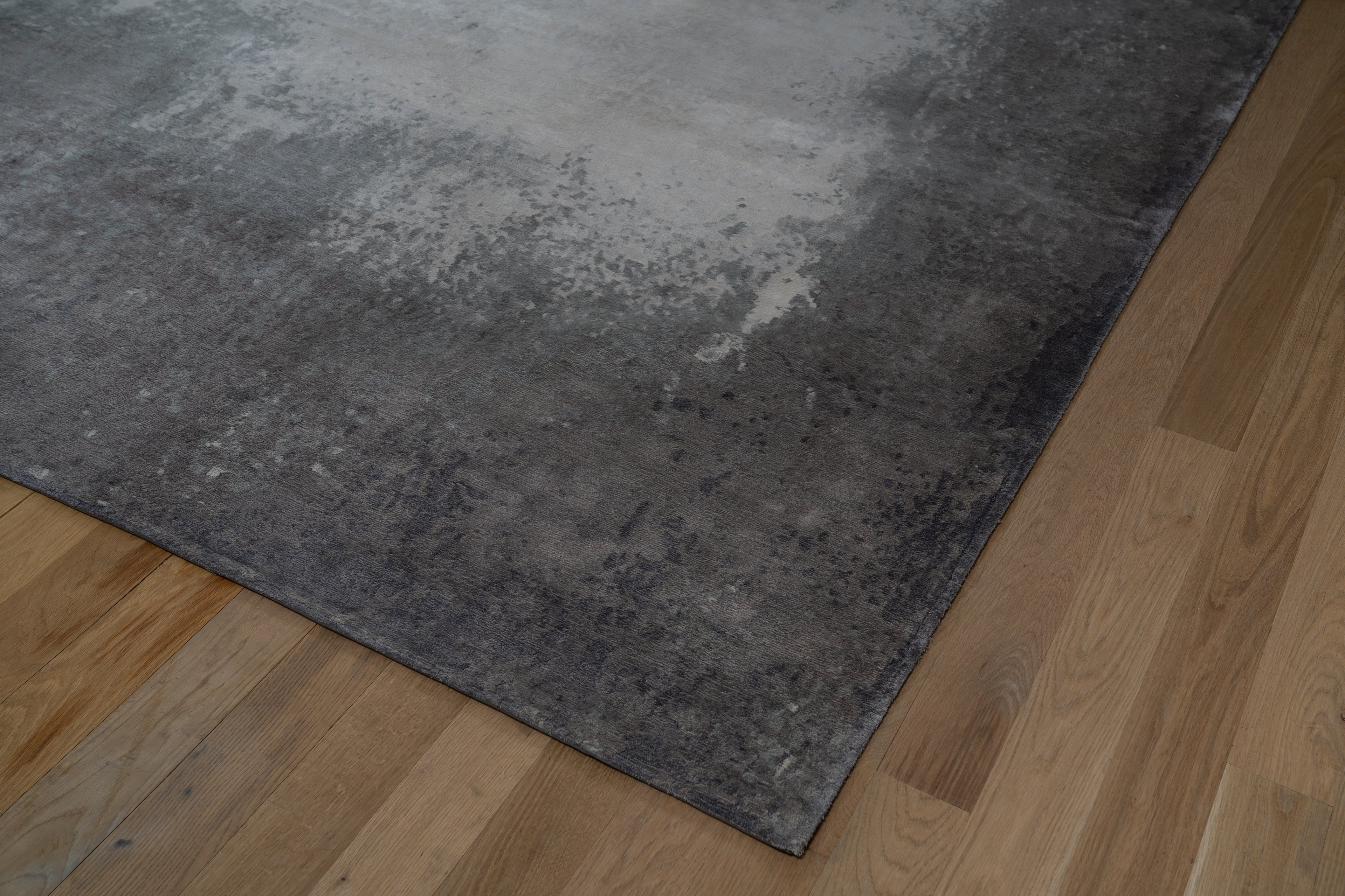 20037 Fine Hand Knotted Nepal Rug