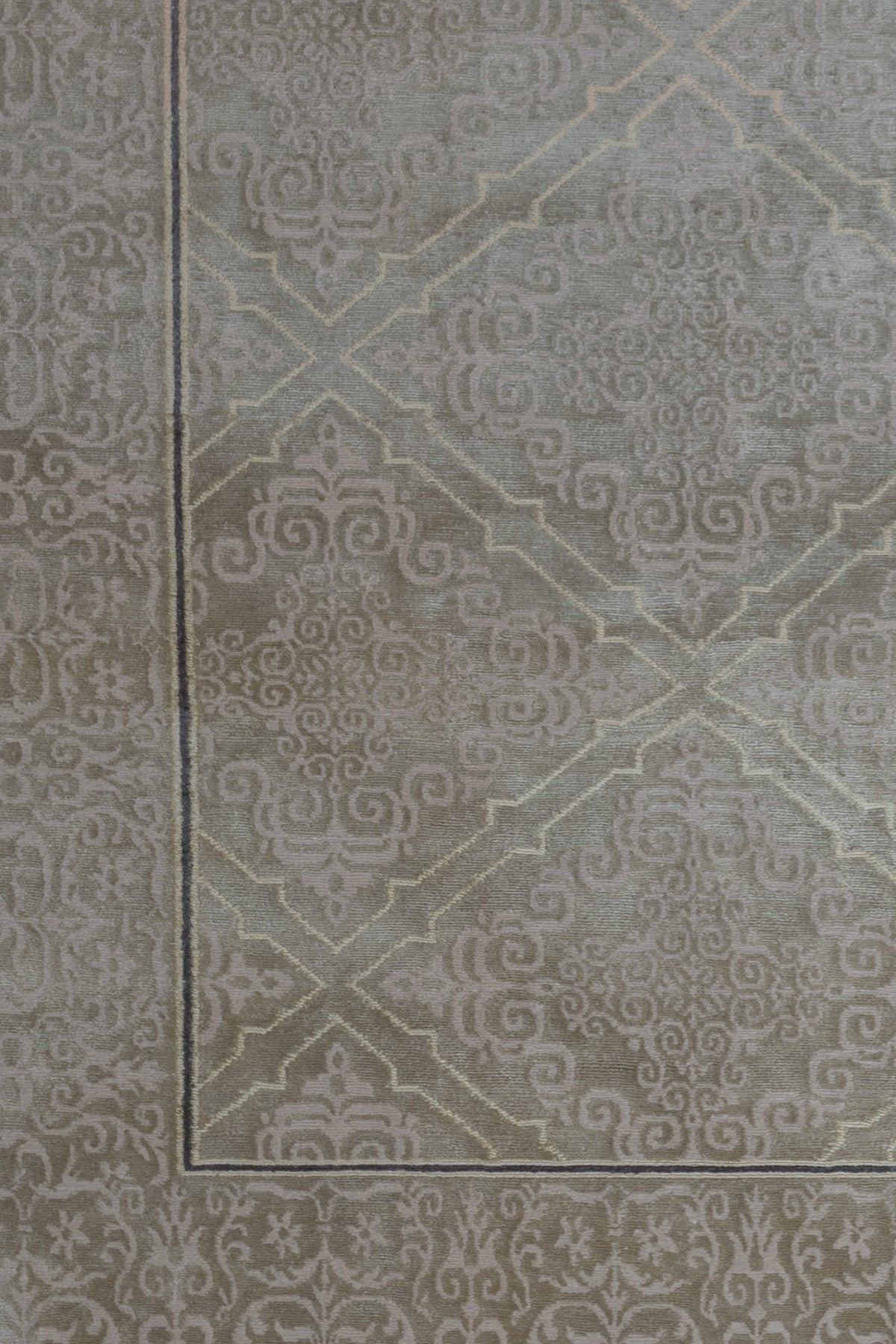 20039 Fine Hand Knotted Nepal Rug
