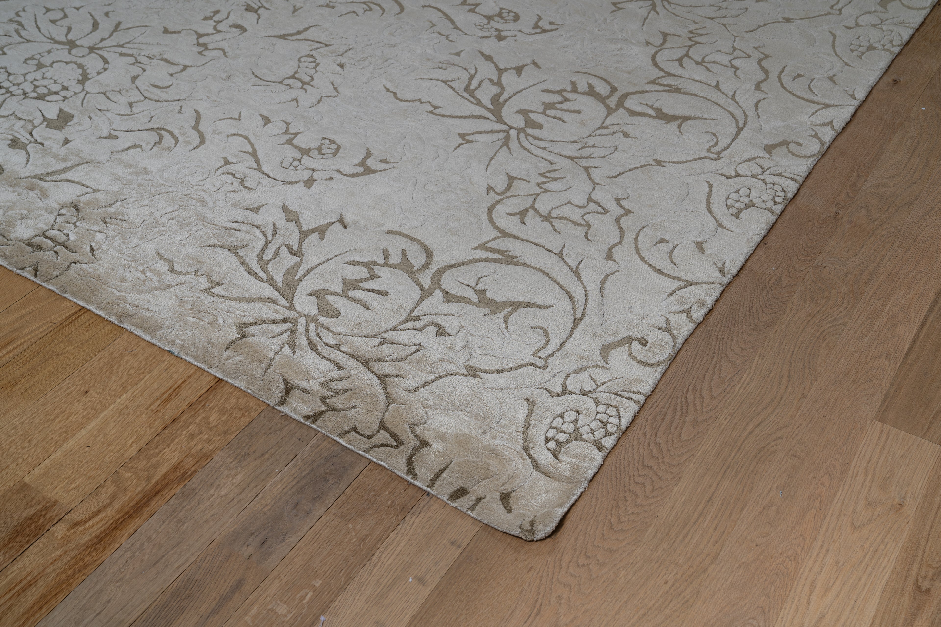 20040 Fine Hand Knotted Nepal Rug