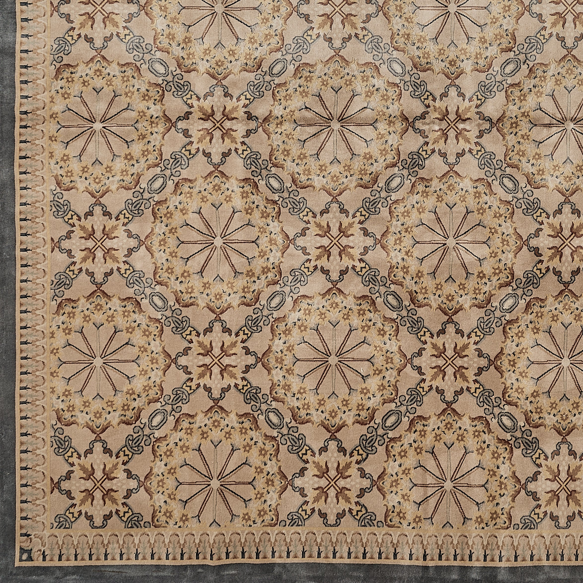 8082 Hand Knotted Savonnerie Carpet