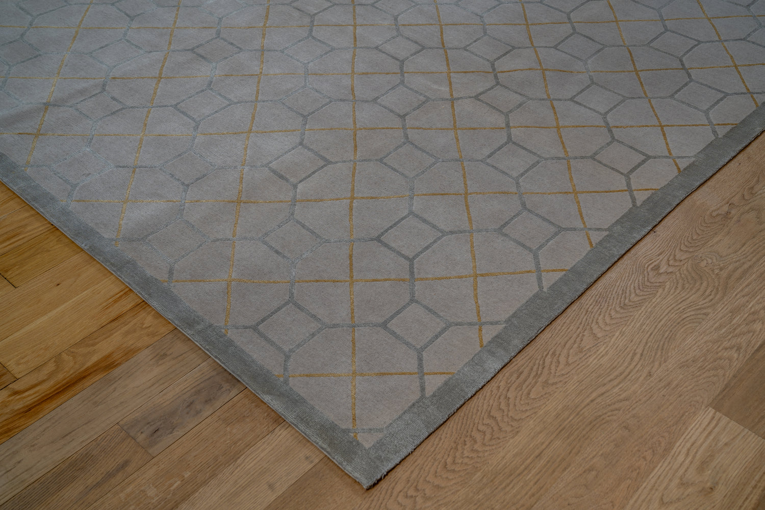 20069 Fine Hand Knotted Nepal Rug