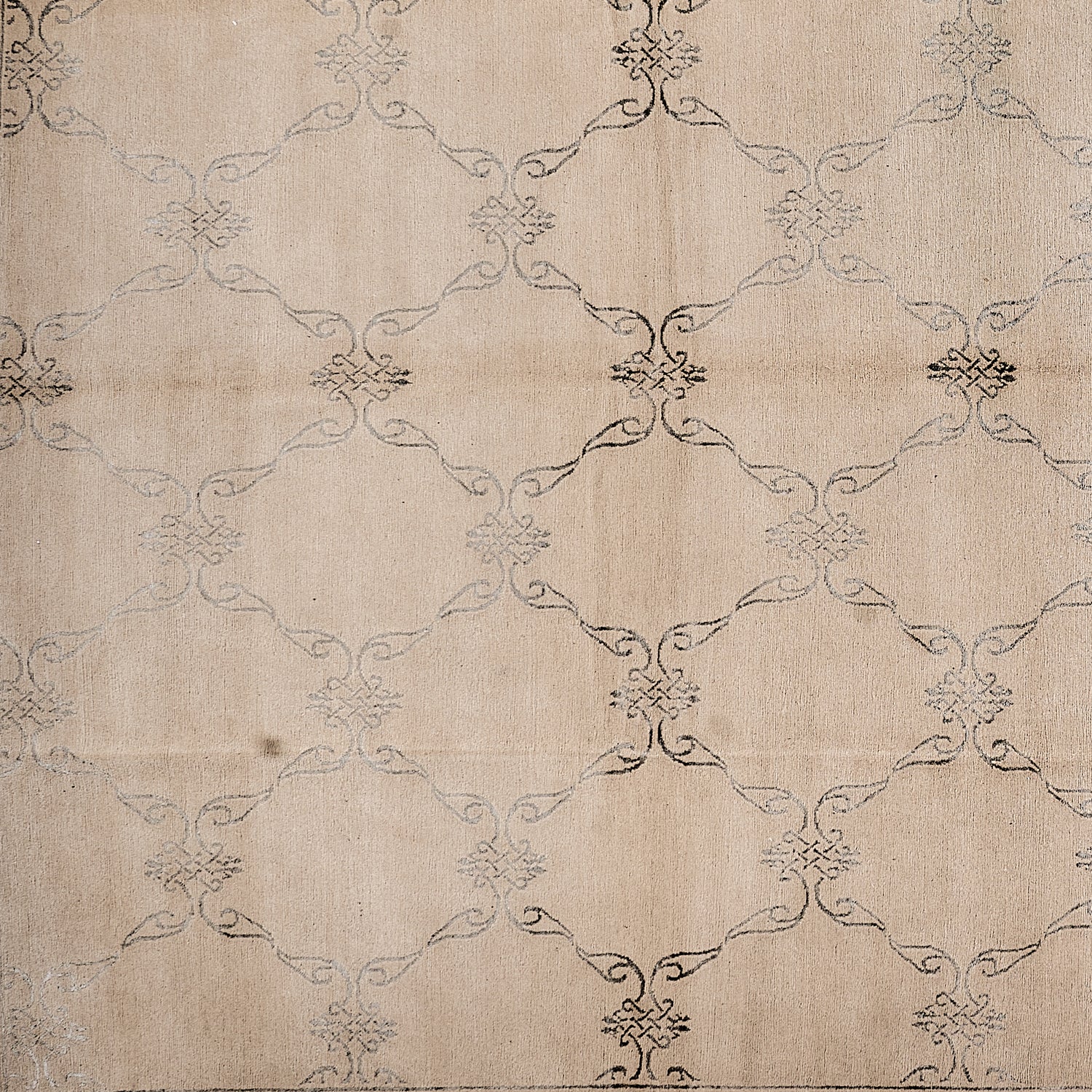 20147 Fine Hand Knotted Nepal Rug