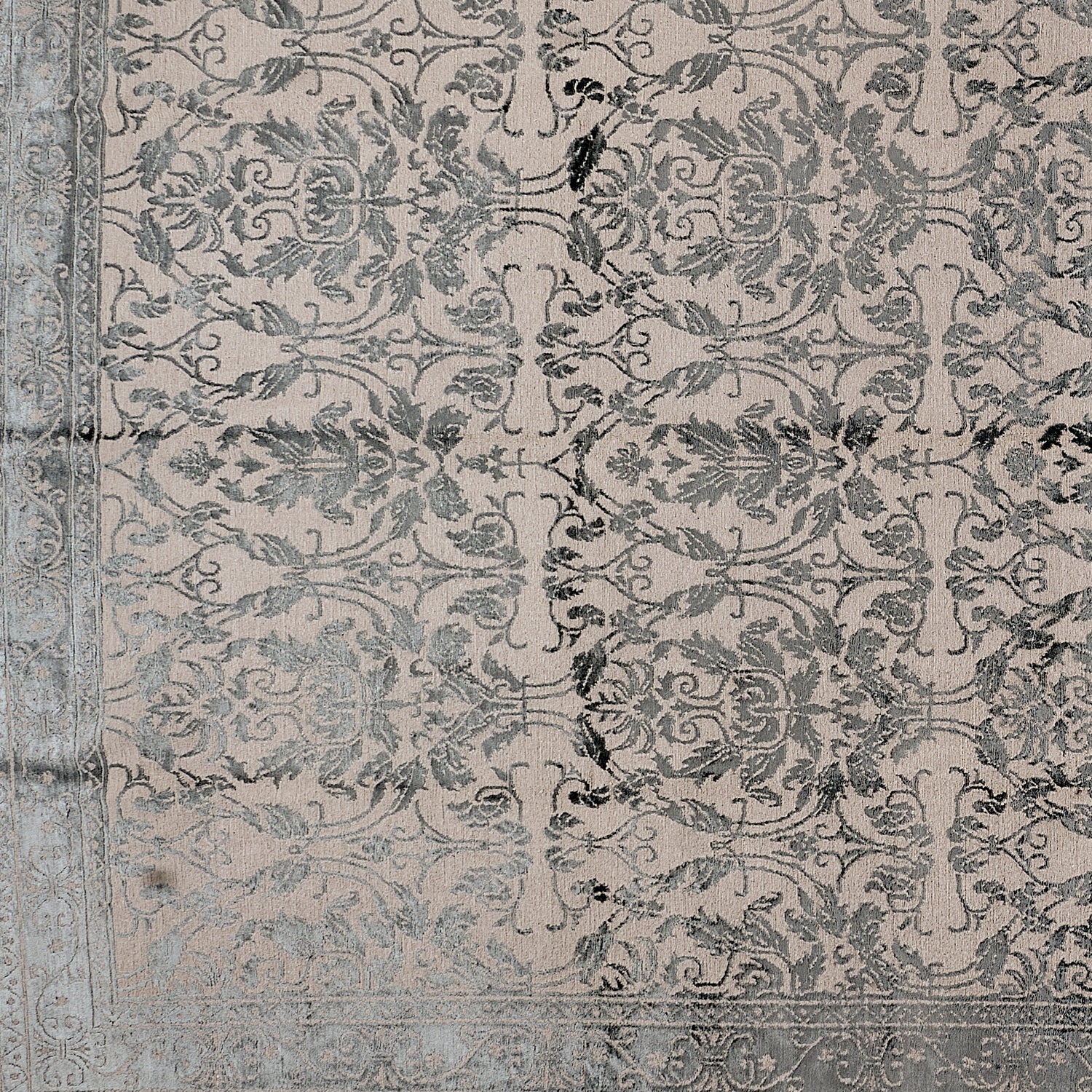 20156 Fine Hand Knotted Nepal Rug