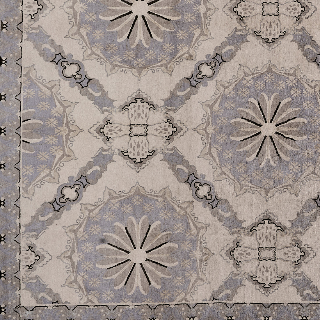 20189 Fine Hand Knotted Nepal Rug