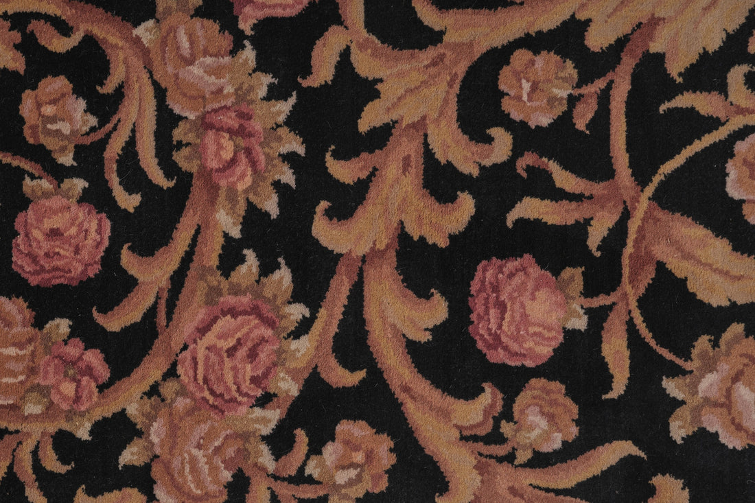 40067 Hand Knotted European Runner