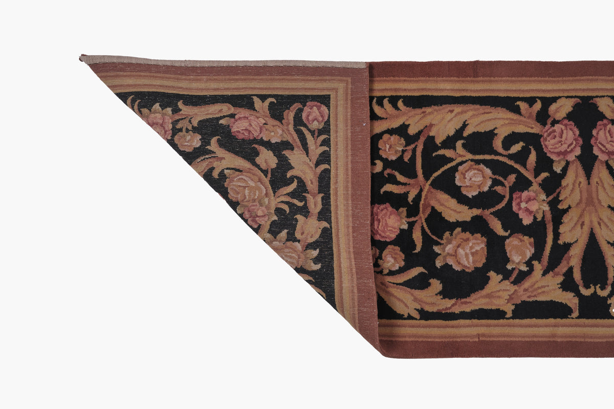 40067 Hand Knotted European Runner
