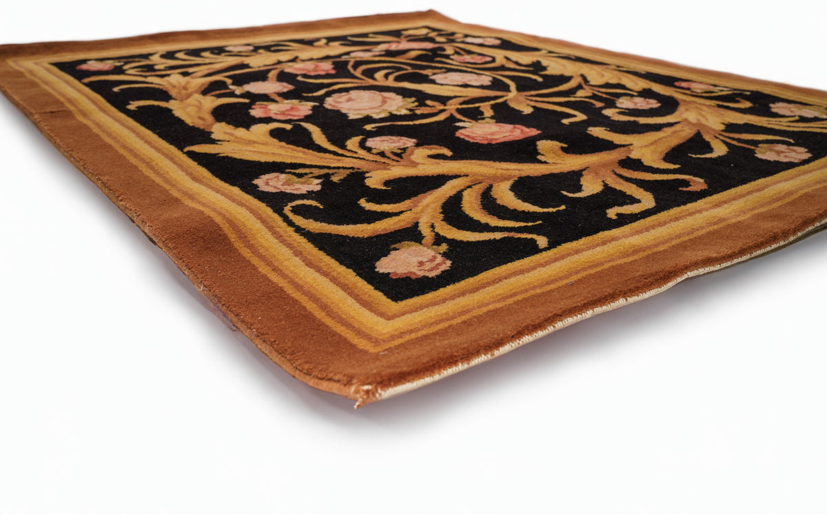 40085  Hand Knotted European Rug