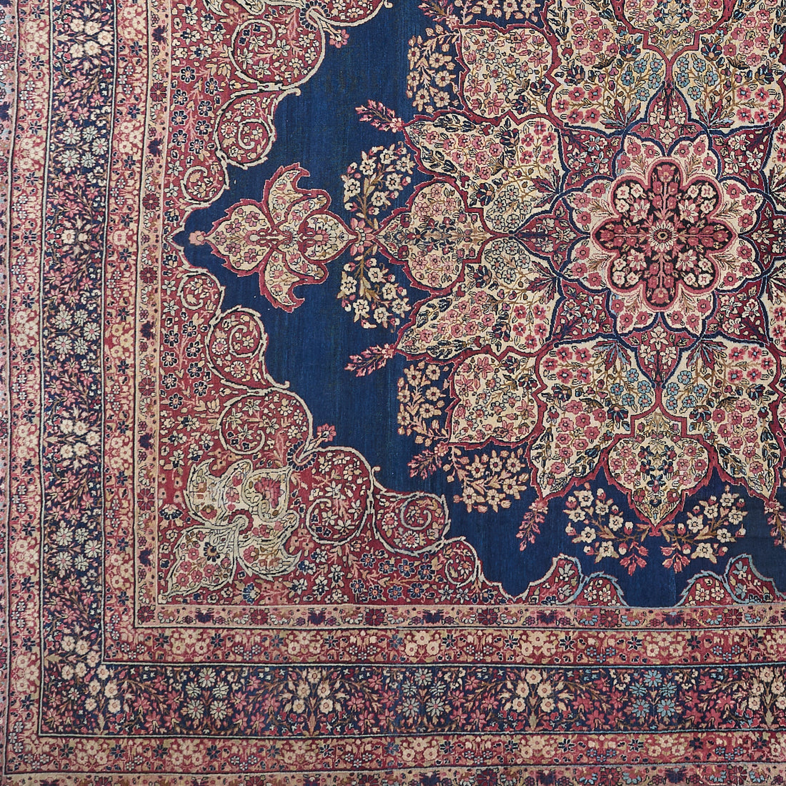 90041 Antique Laver Kerman Circa 1880