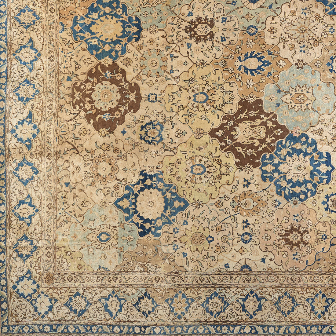 90052 Antique Persian Tabriz Circa 1900