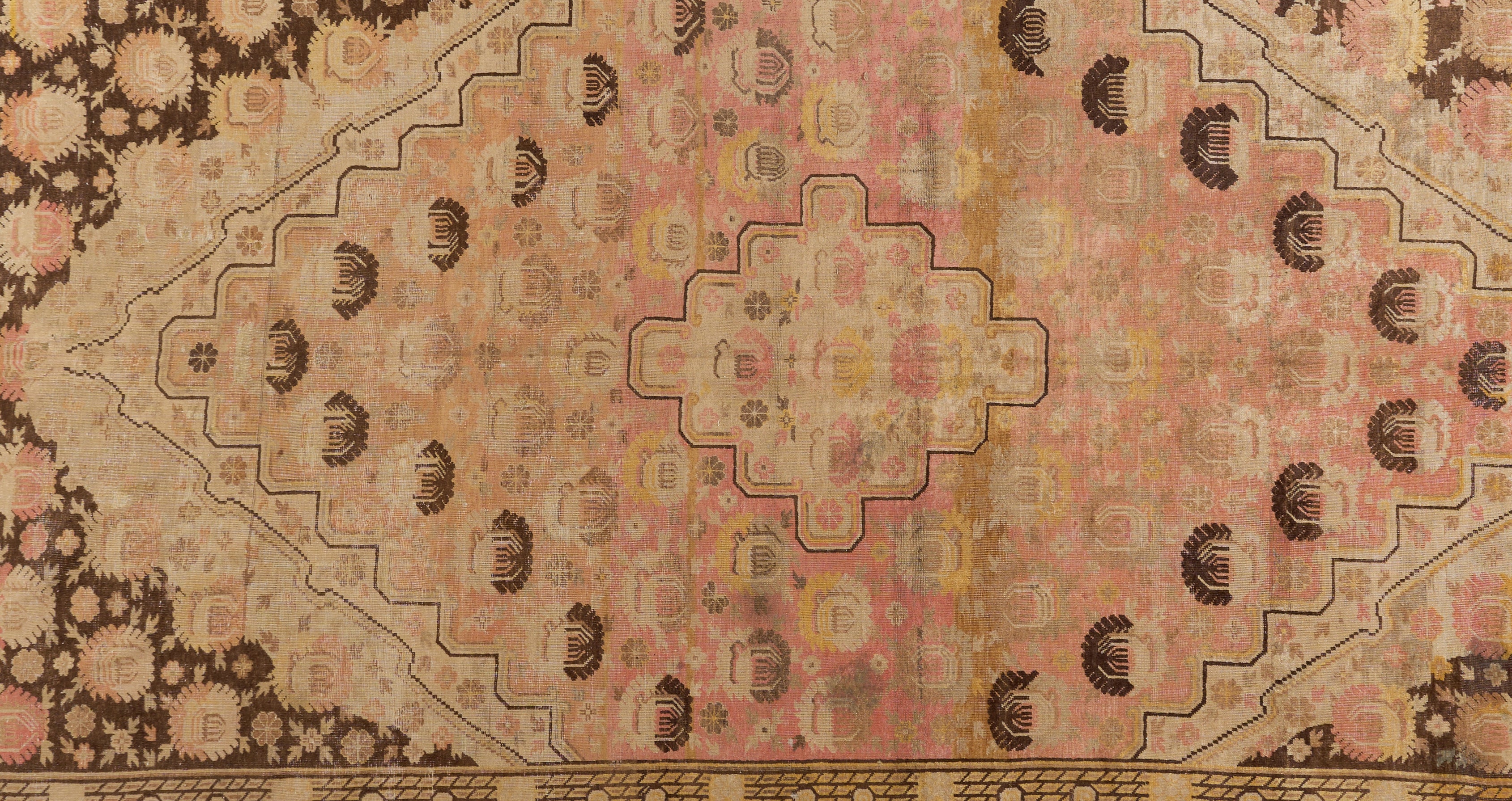 90091 Antique Khotan Late 19th Century
